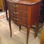 364 1018 CHEST OF DRAWERS